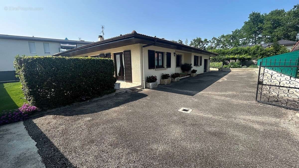 Villa individuelle en impasse privée - Maison à VETRAZ-MONTHOUX