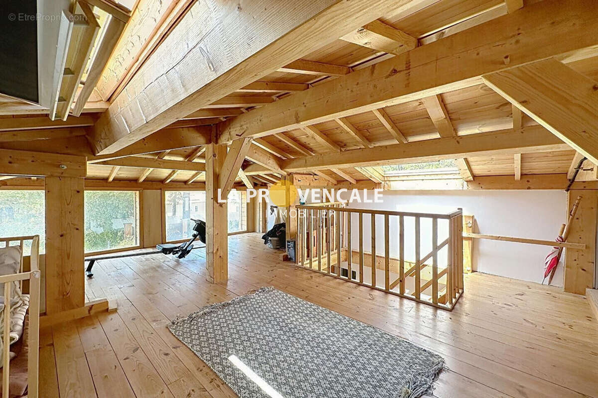 Maison 197 m² à Pourrieres  - photo 9