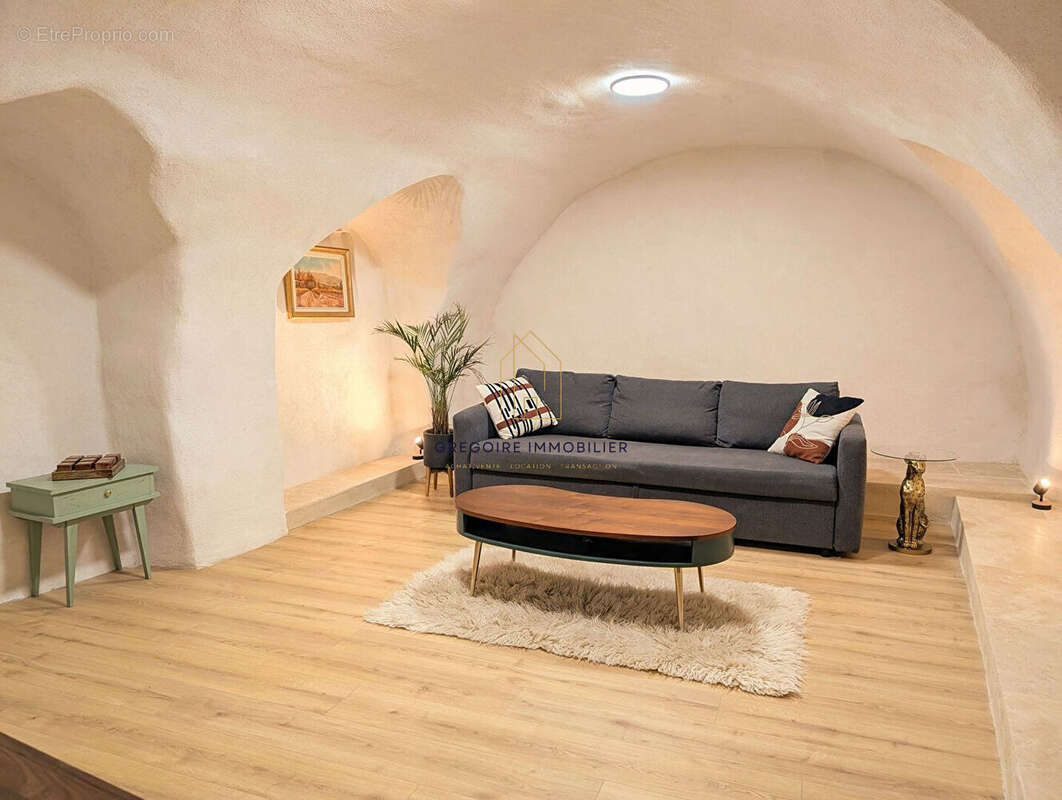 Maison à SAINT-MARTIN-DE-LA-BRASQUE