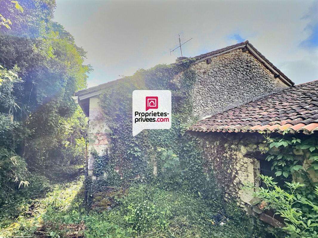 Maison T2/3 d'env. 98m² à réhabiliter en plein coeur du bourg de SAINT-AQUILIN (24110) - photo 13