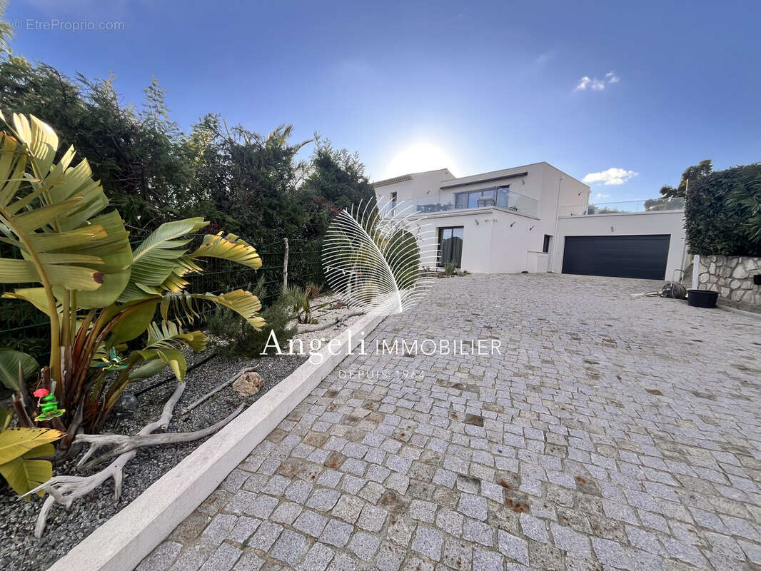 Maison à FREJUS