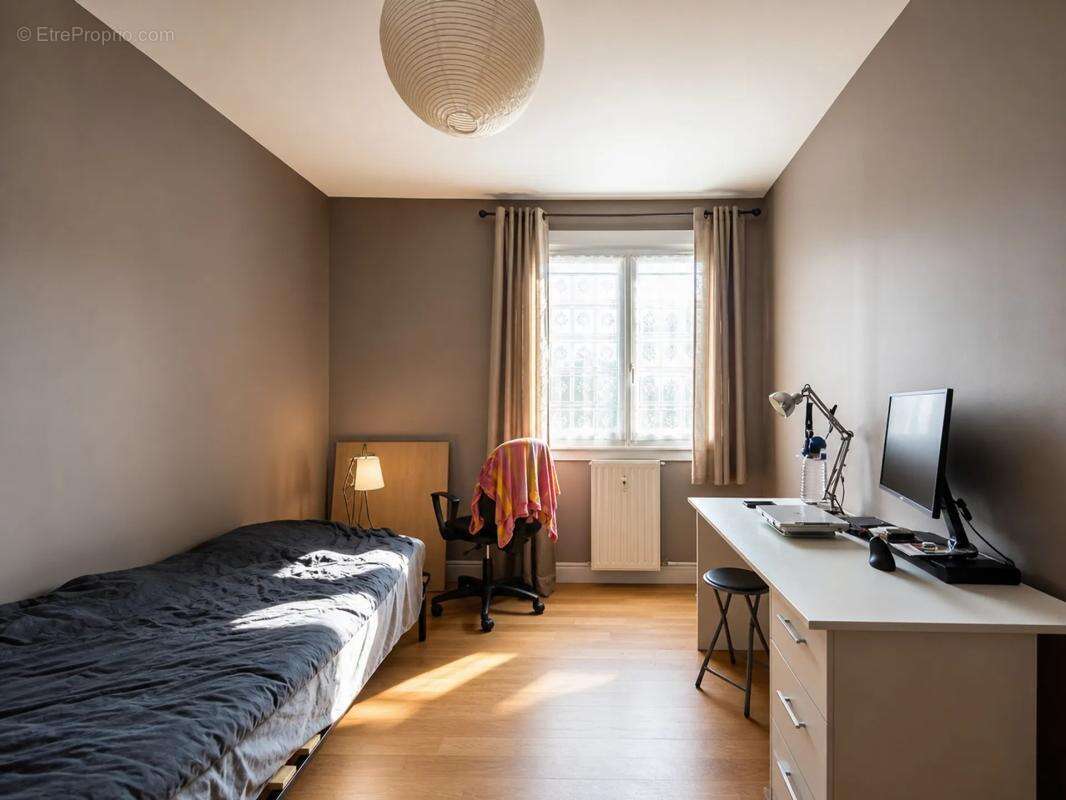 Appartement de 5 pièces de 103 m² à Cergy - photo 4