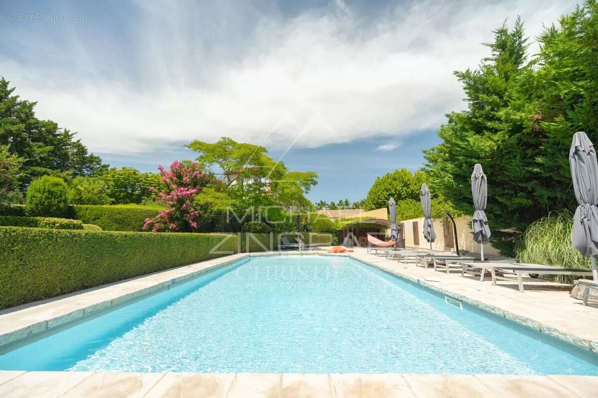 Maison à L&#039;ISLE-SUR-LA-SORGUE