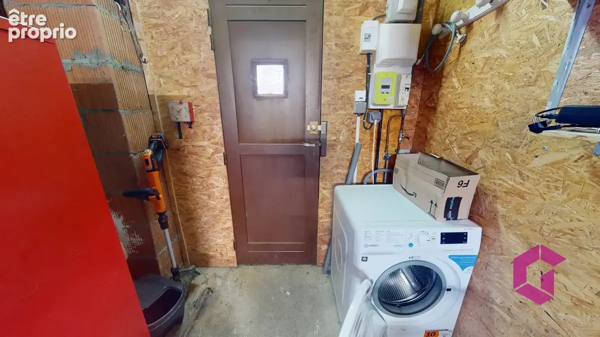 Brives-Charensac : maison 4 pièces rénovée, 3 chambres, véranda, vue dégagée sur la Loire - photo 18
