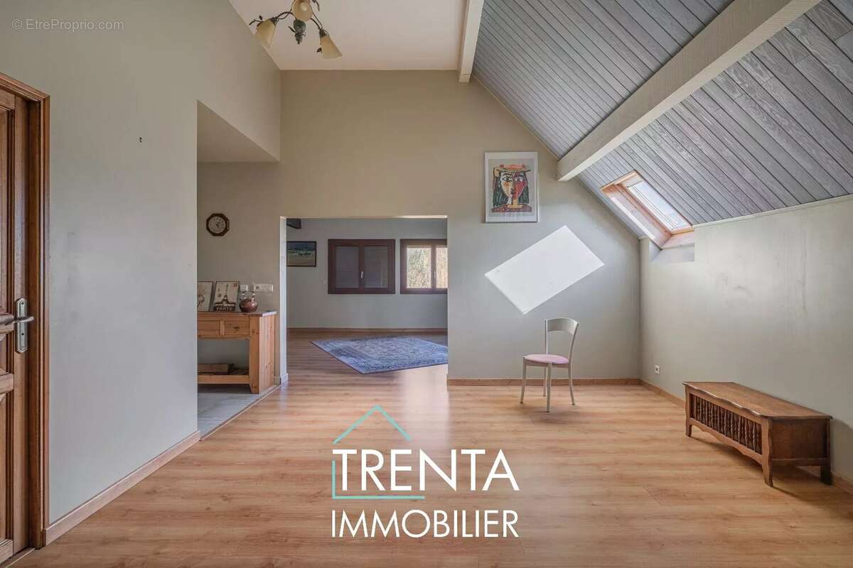 Maison à SAINT-JEAN-DE-MOIRANS