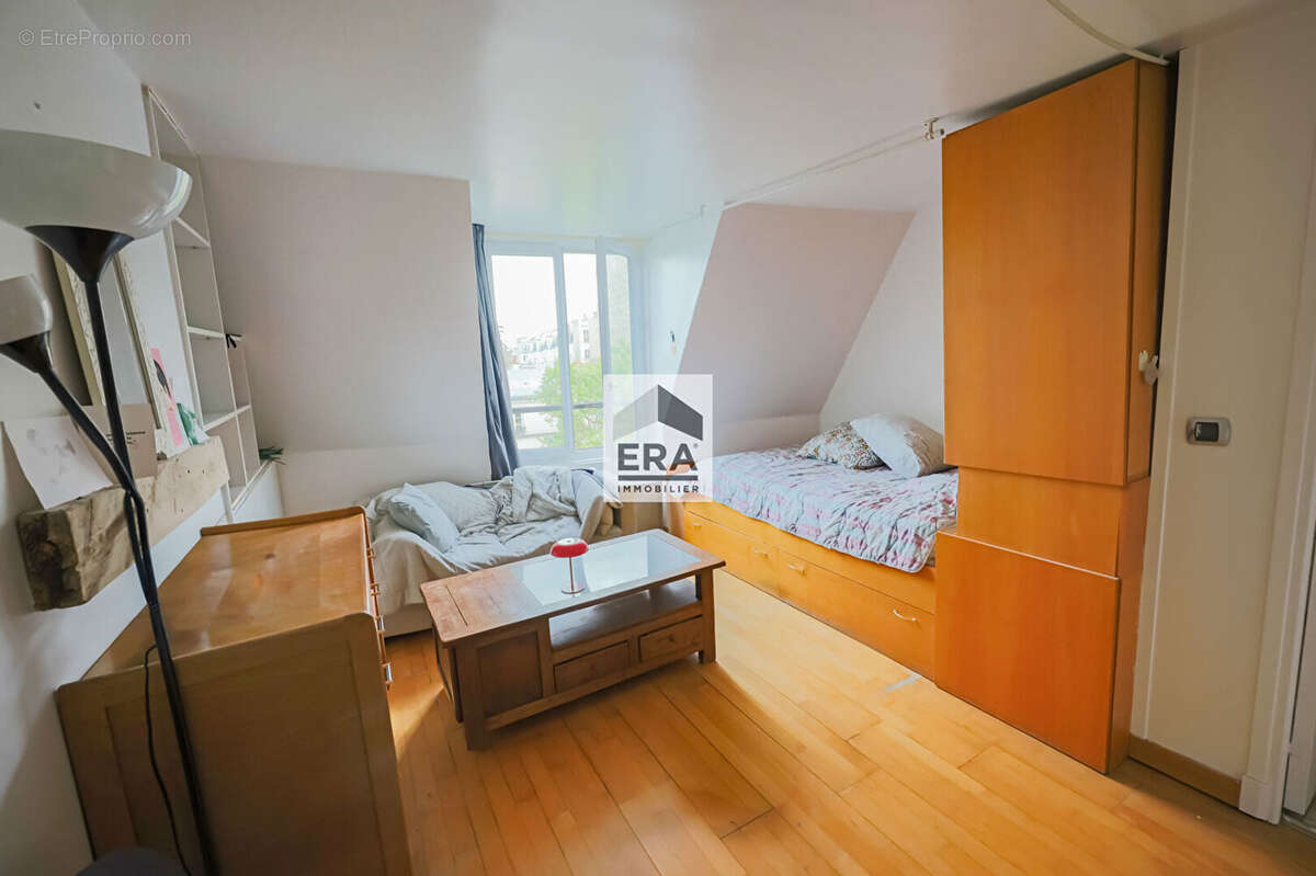 Appartement à PARIS-14E