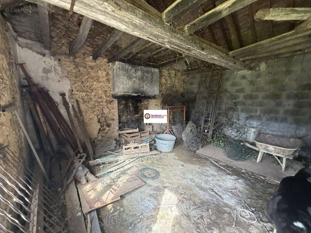 Maison à VILLAINES-LA-CARELLE