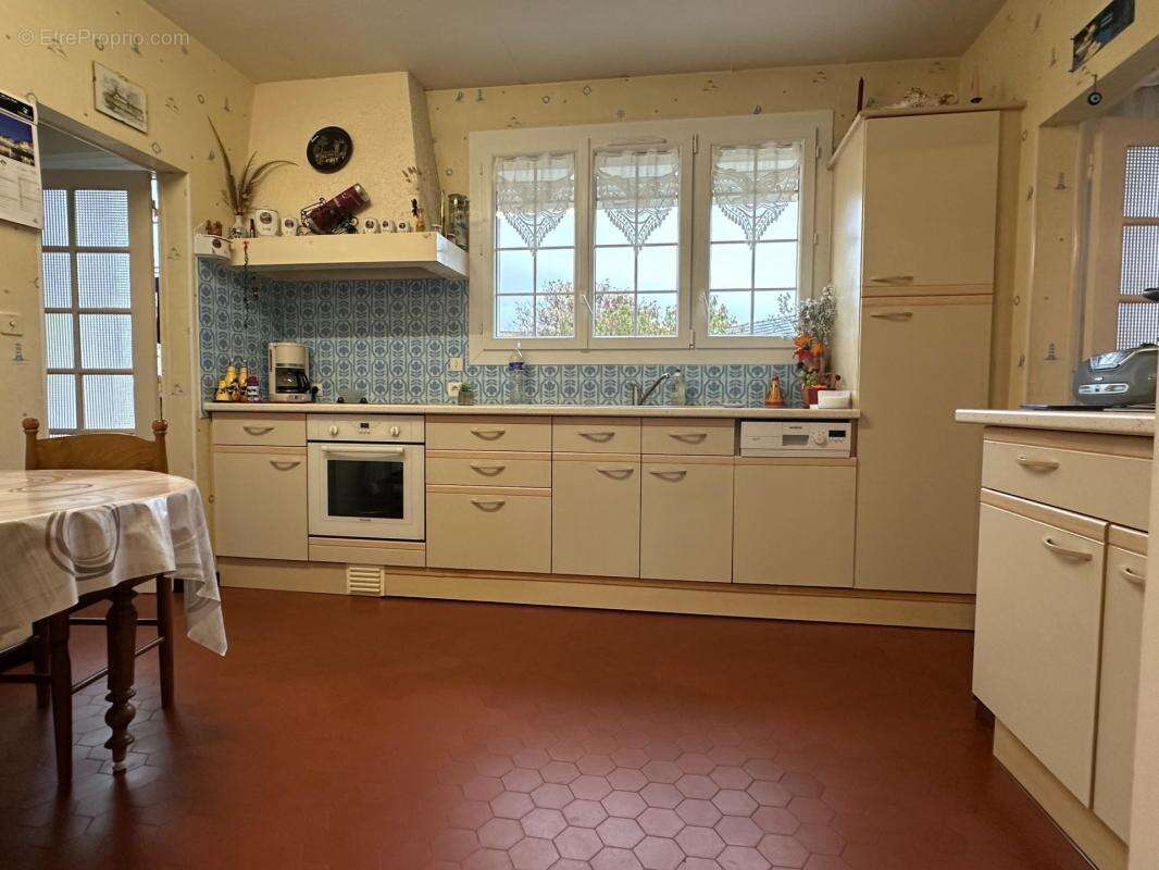 Maison à SAINT-PAVACE