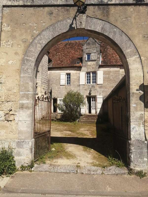 Appartement à LA TOUR-BLANCHE