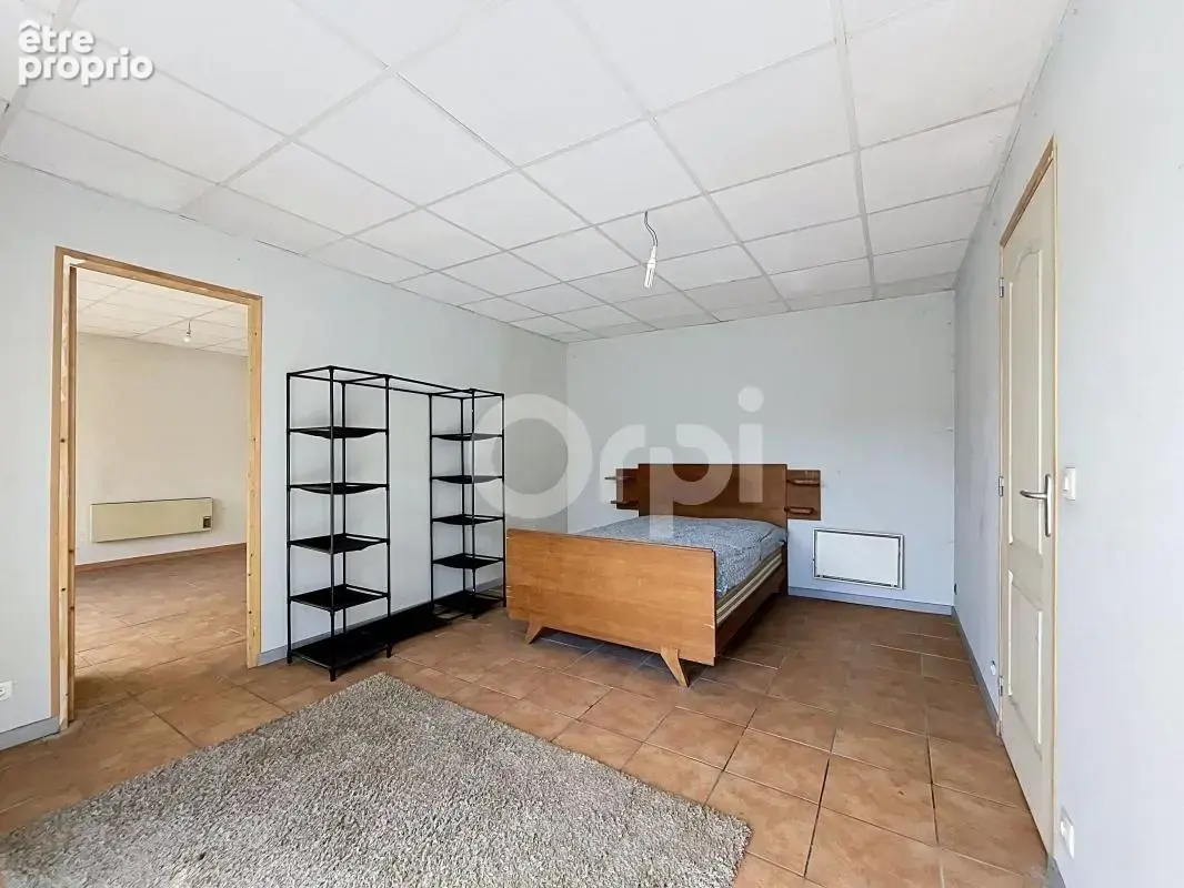 Immeuble à vendre, idéalement située à Saint-Hilaire-Peyroux, entre Brive et Tulle - photo 6