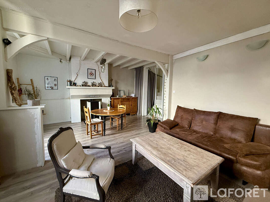 Maison à CASTETS-EN-DORTHE