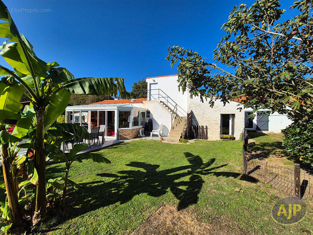 Maison à SAINT-CHRISTOPHE-DU-LIGNERON