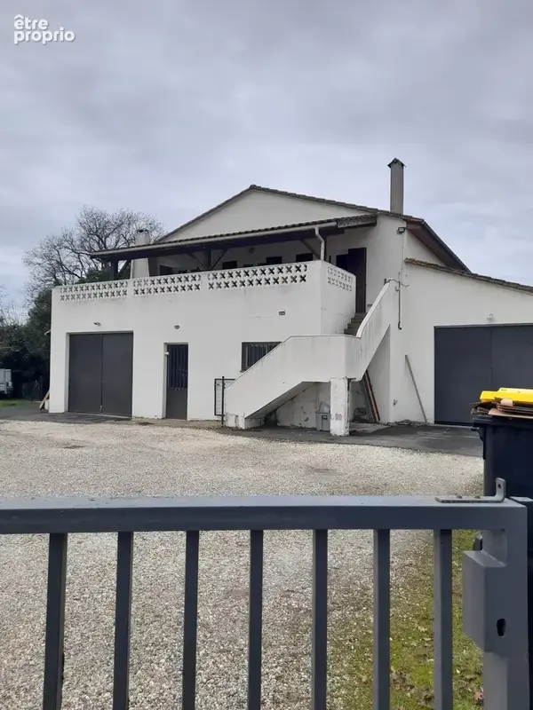 Photo Commerce à Tresses au prix de 495 000€