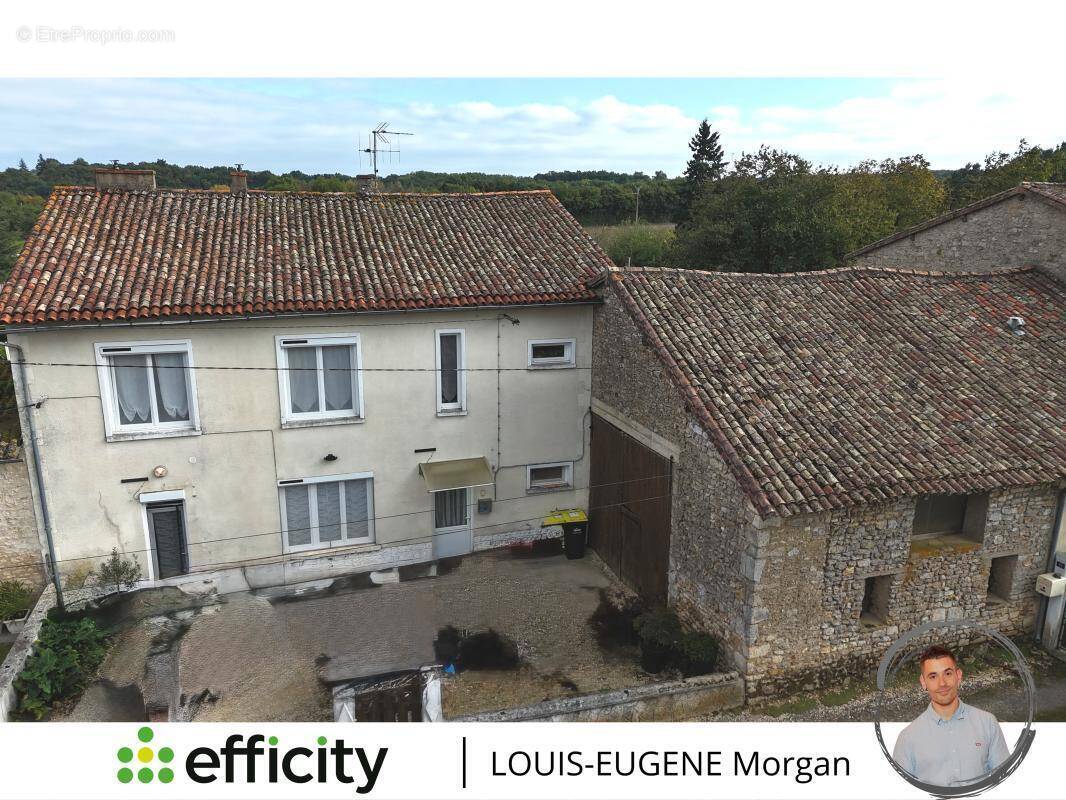 Maison à COUHE