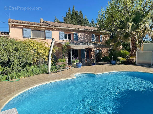 Maison à PERNES-LES-FONTAINES