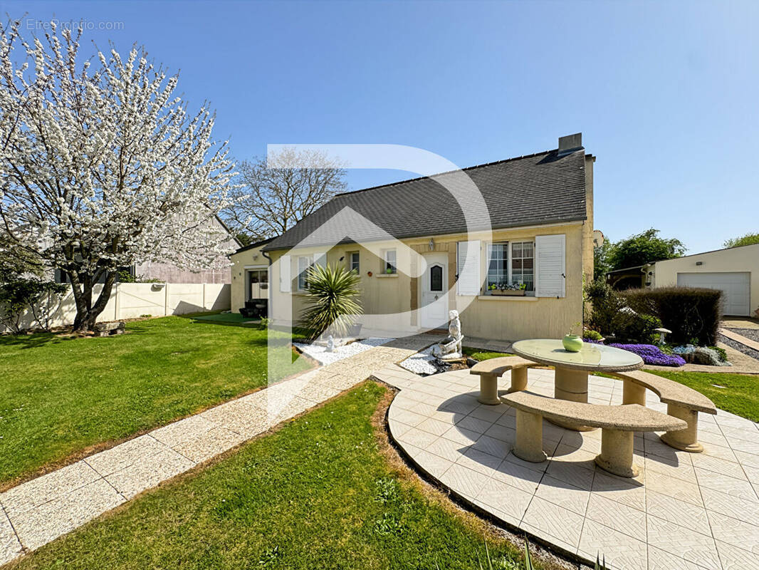 Maison à NOYERS-SAINT-MARTIN