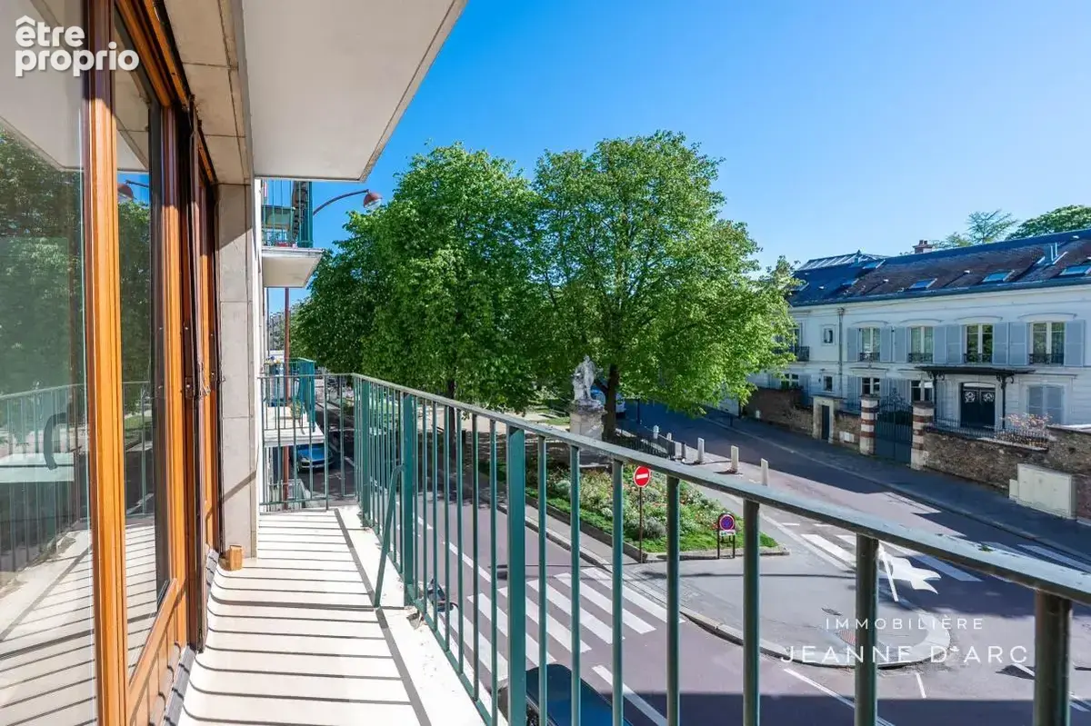 VERSAILLES - GARE RIVE DROITE - 43M² - 2P - 1  Chambre - Cave, Place de stationnement en option - photo 3