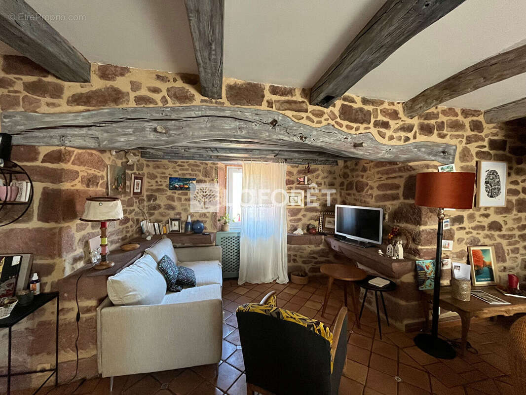 Maison à SAINT-CHRISTOPHE-VALLON