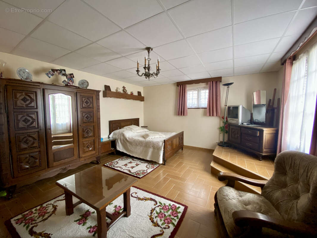 Maison à SAINT-JULIEN-LES-VILLAS