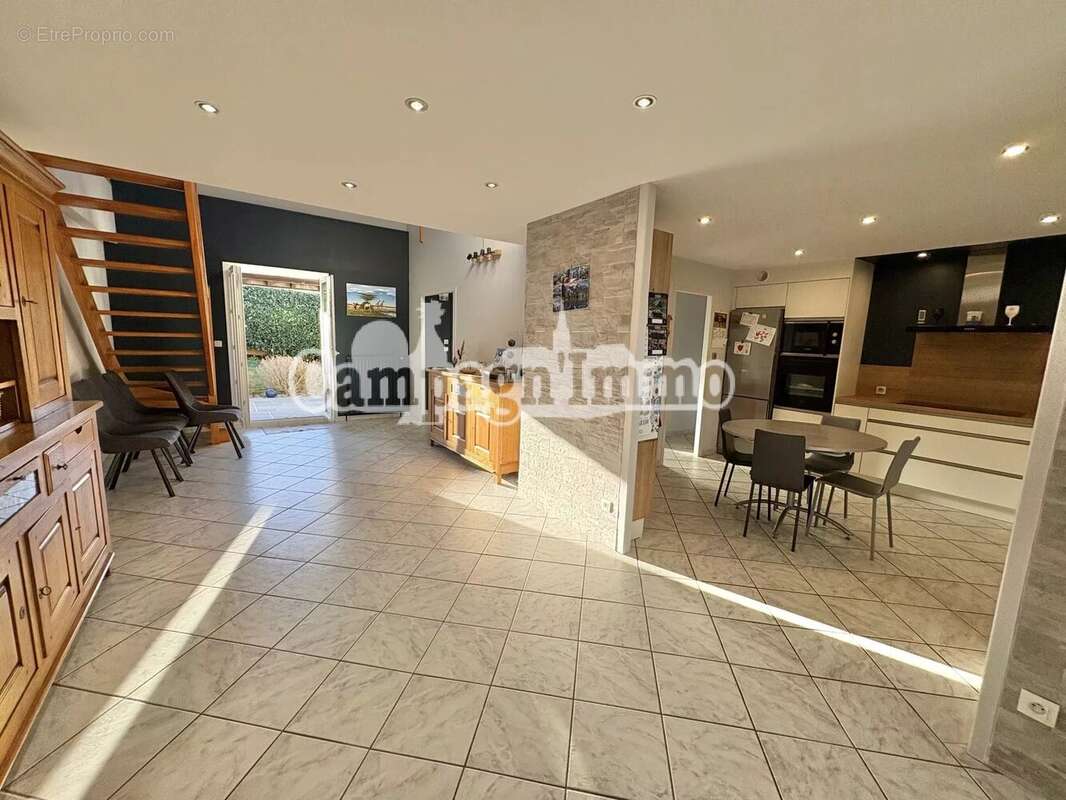 Maison à PONTCHARRA-SUR-TURDINE