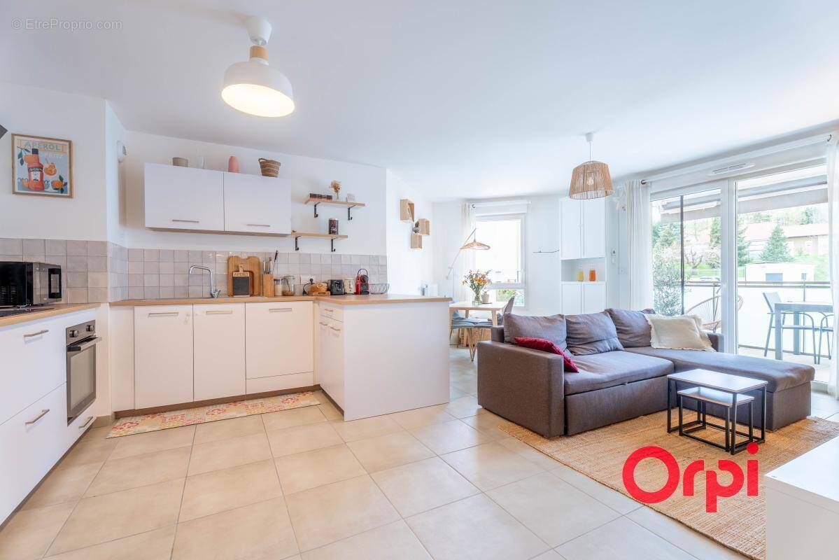 Appartement à FLEURIEUX-SUR-L'ARBRESLE