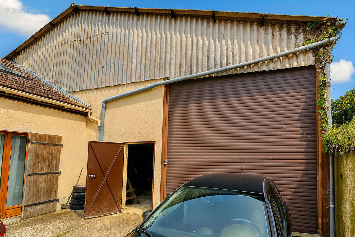 Entrepôt Poissy 250m2, 7m de hauteur, zone UDa - photo 5