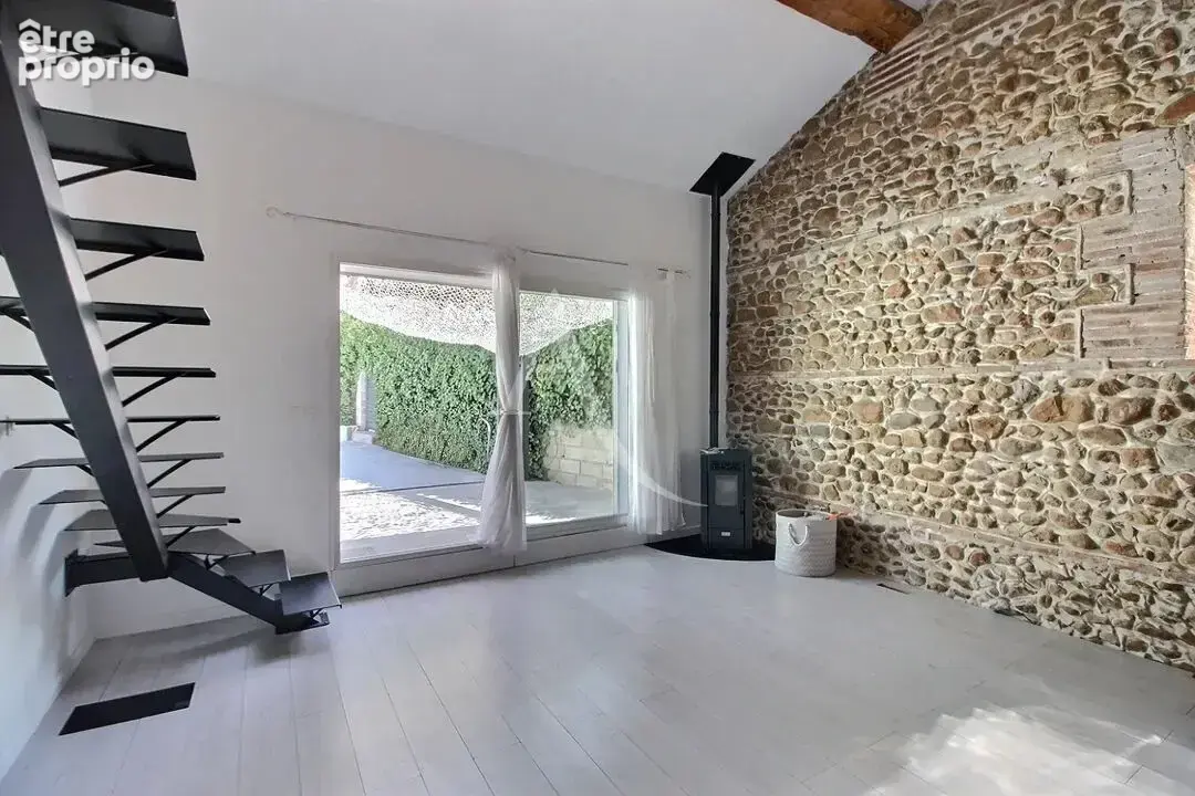 À vendre maison de village atypique avec piscine, terrasse et grand garage - photo 7