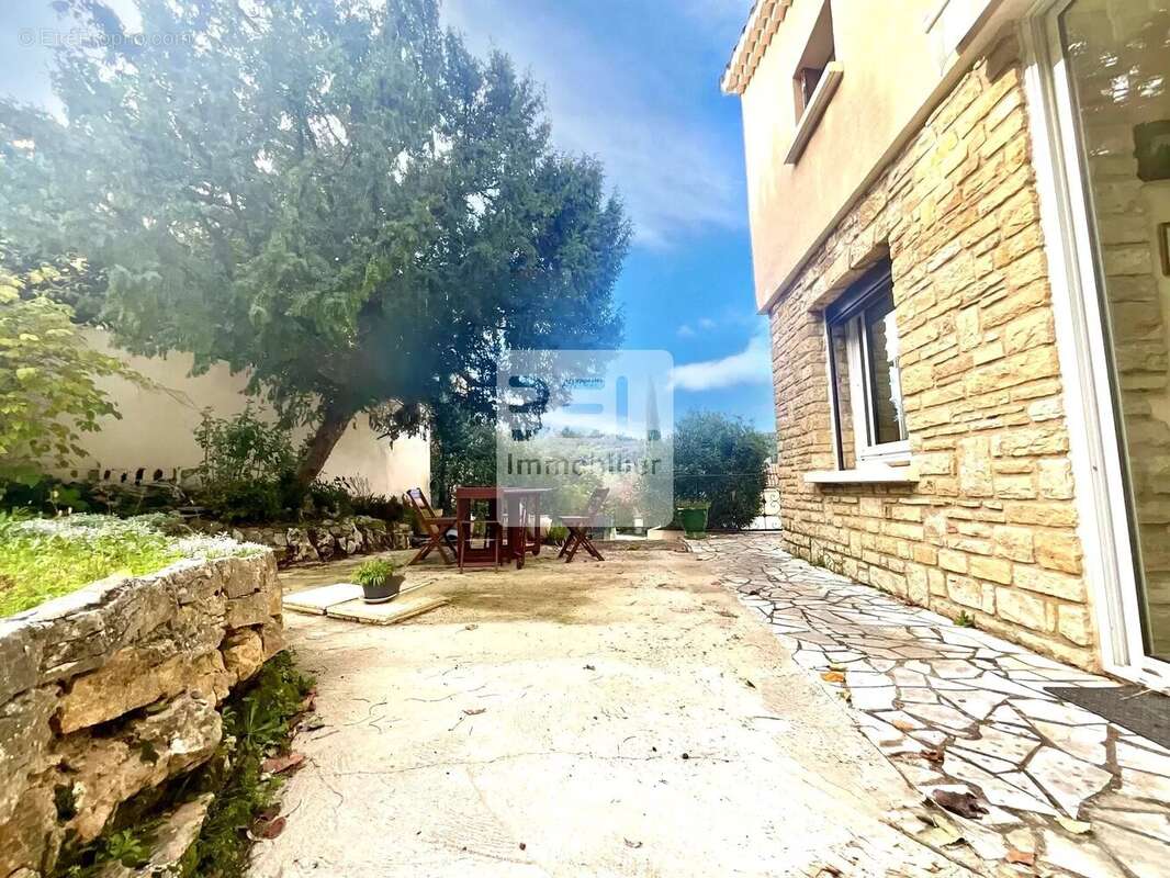 Maison à BAGNOLS-SUR-CEZE