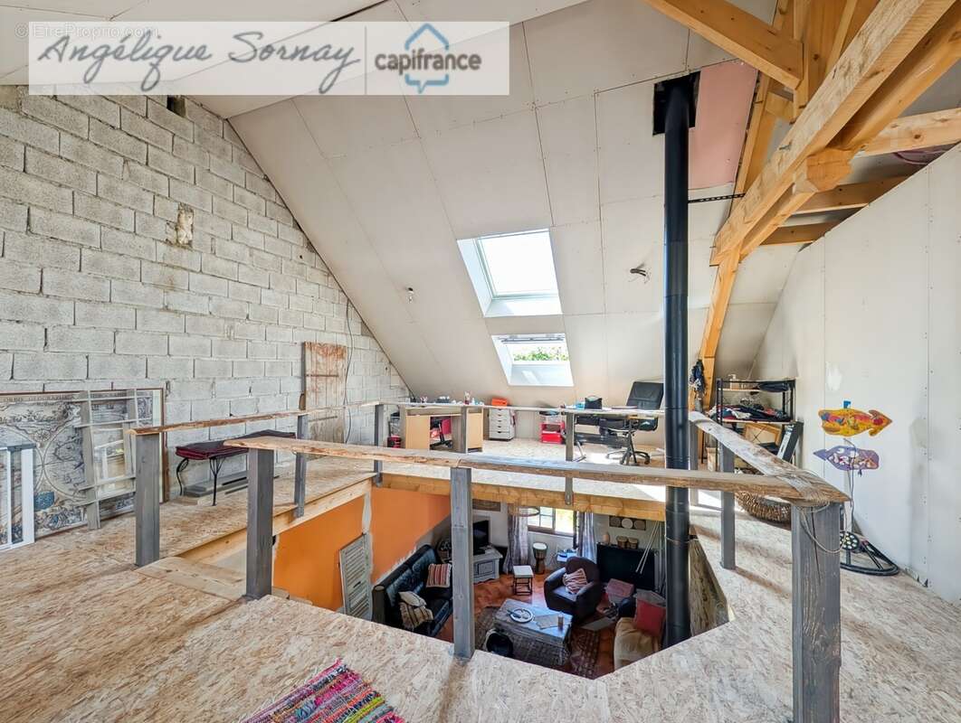 longère avec dépendances sur 3 115 m² – Francheville 39230 - photo 18