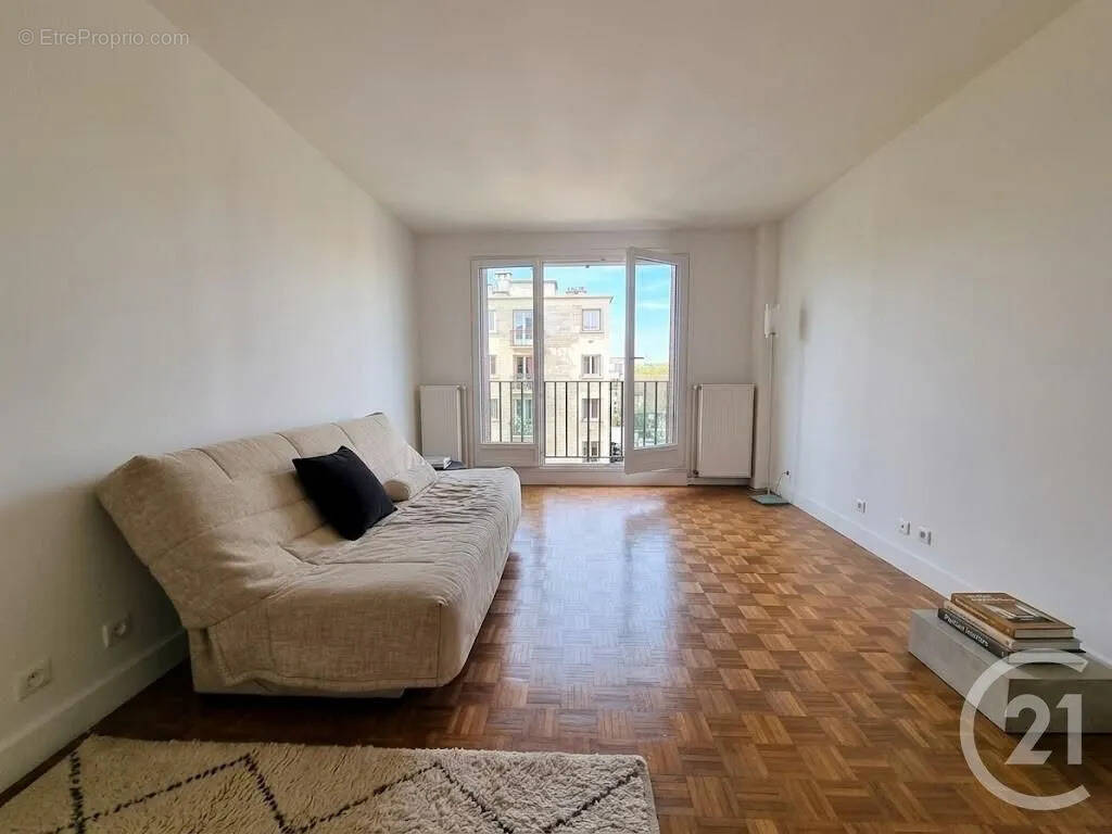 Appartement à SAINT-MAUR-DES-FOSSES