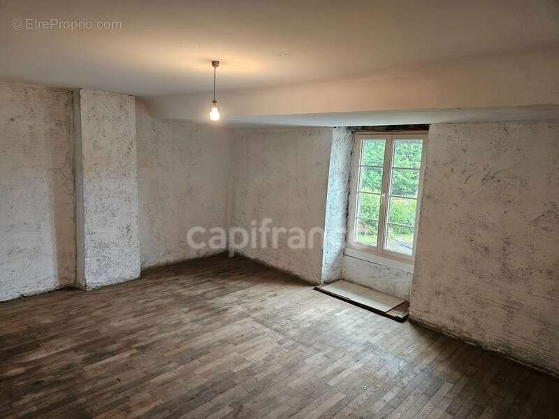 Maison ancienne 6 pièces PARTHENAY (79) - photo 11