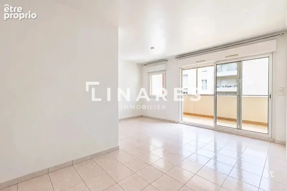 TRAVERSE - Appartement T3 de 48m2 - Terrasse - 13008 - photo 9