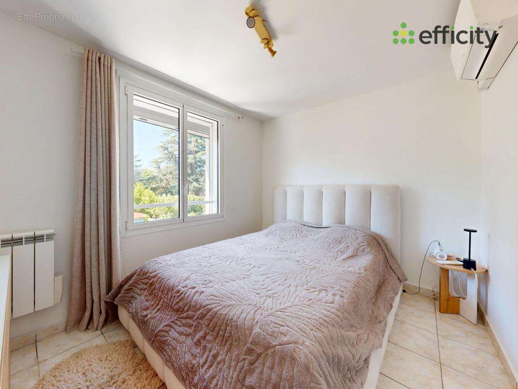 Maison 113 m² à Saint-Fons  - photo 16