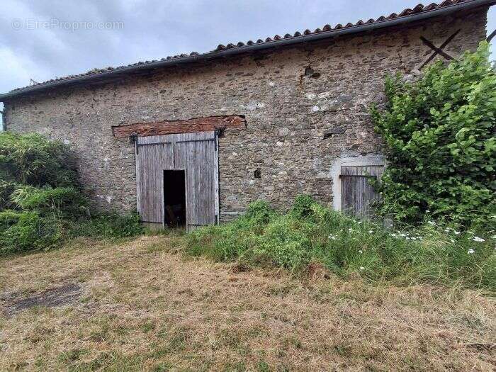 Maison à CHATEAUNEUF-LA-FORET