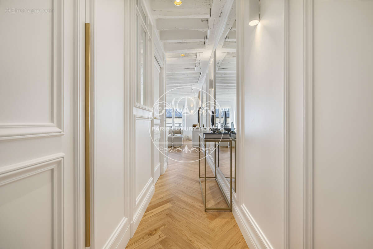 Appartement à PARIS-1E