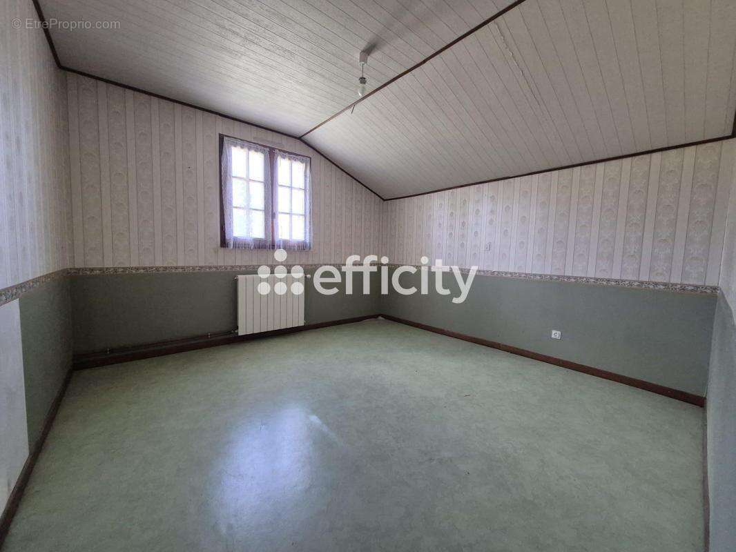Maison 132 m² à Chabrac  - photo 10