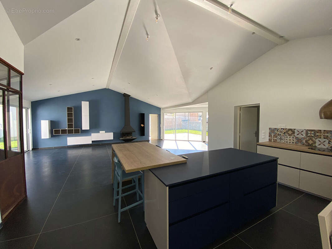 Maison de plain pied-  chauray - 205m2 - photo 6