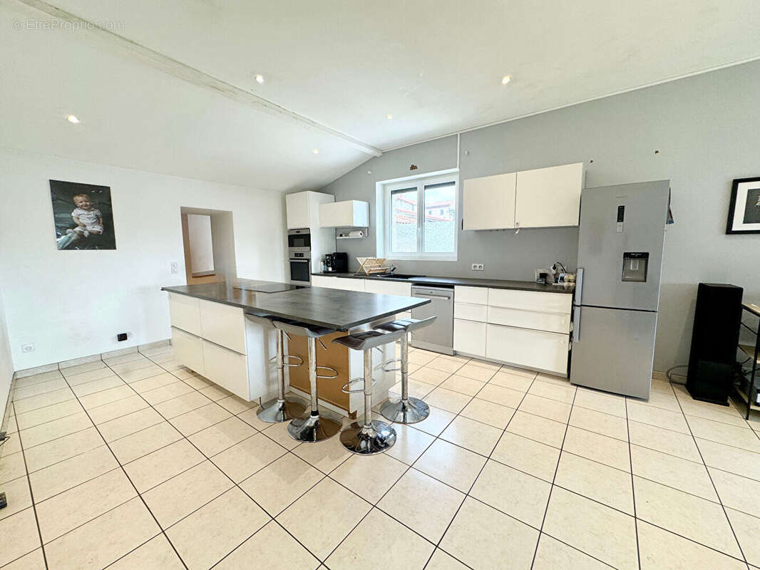 Maison à PERIGNAT-SUR-ALLIER