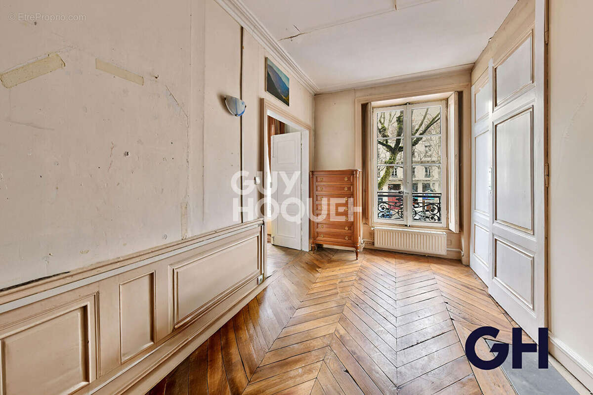 Appartement 4 pièces FOCH - Cours Franklin Roosevelt - photo 6