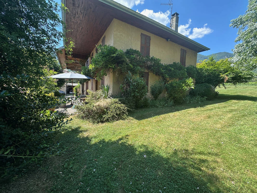 Maison à SAINT-PIERRE-D'ALBIGNY
