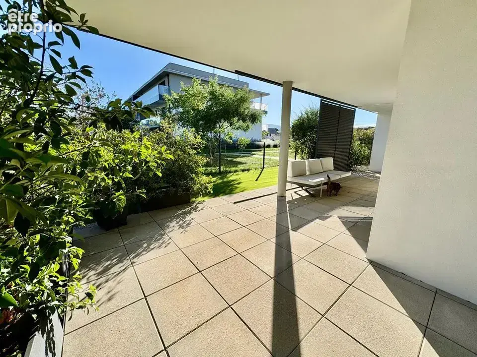 Grand t2 60 m² avec jardin privatif, terrasse, garage et cave - photo 9
