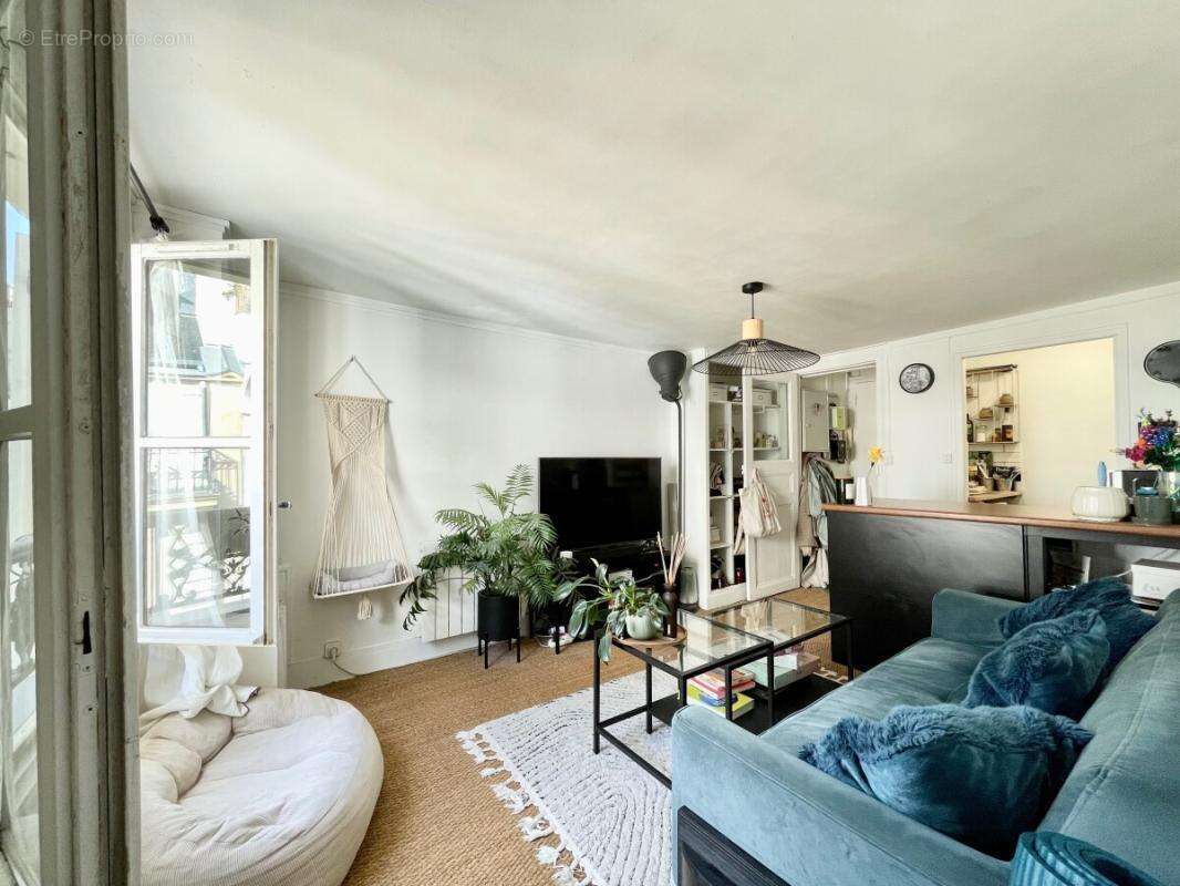 Appartement à PARIS-8E