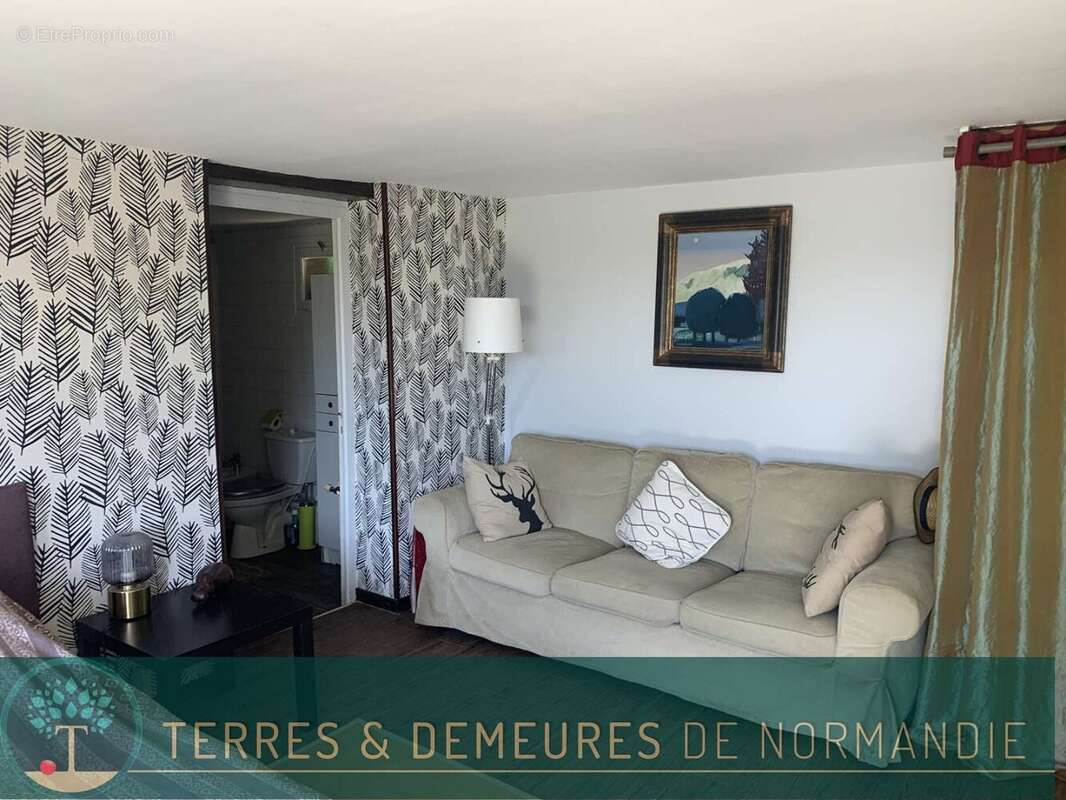 PAYS d'AUGE du CALVADOS, région CAMBREMER (14340) petite maison en clombages et 730 m2 de terrain - photo 16