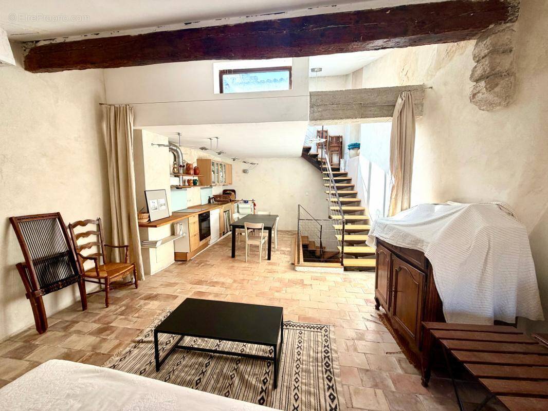 Maison à PELISSANNE