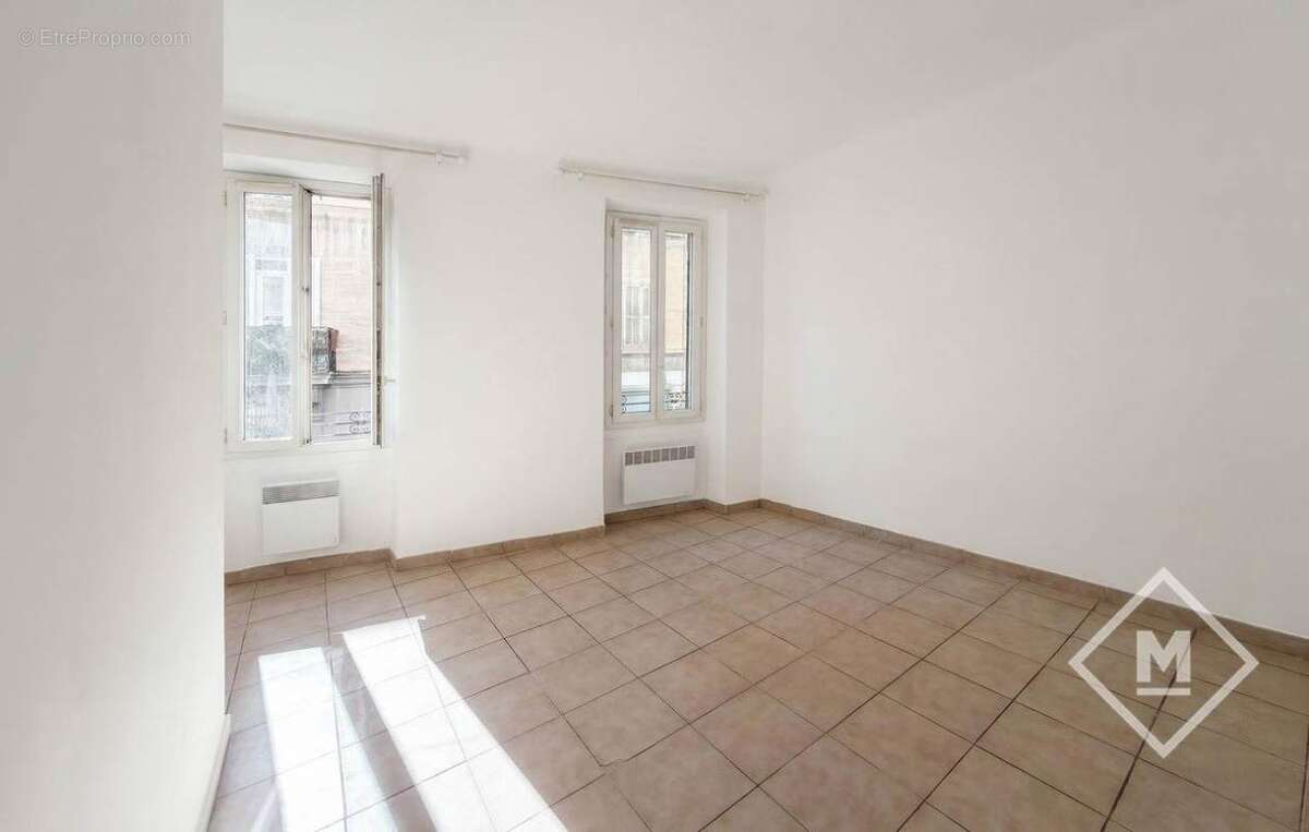 Appartement à MARSEILLE-5E