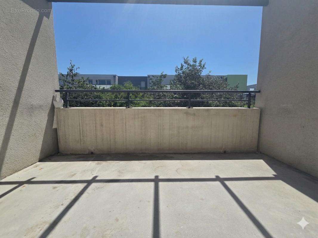 Toulouse Av. de Fronton - T2 + parking + grand balcon - photo 2