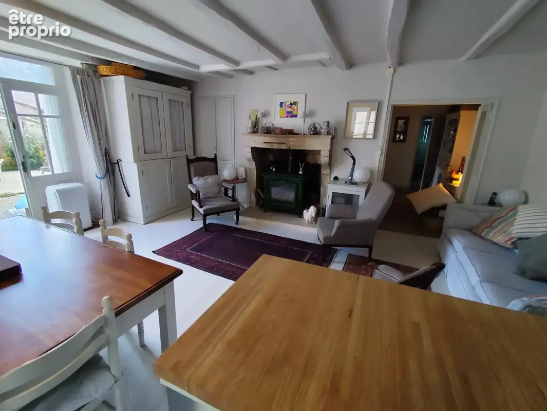 Jolie maison de village de quatre chambres avec grand jardin et grange, au cœur de Tusson - photo 6