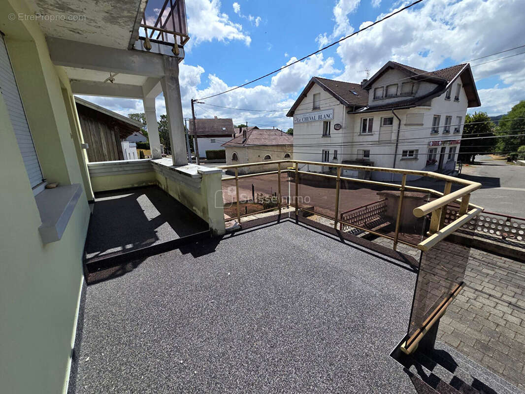 Appartement t5 111.1 m² 169000 euros - photo 5