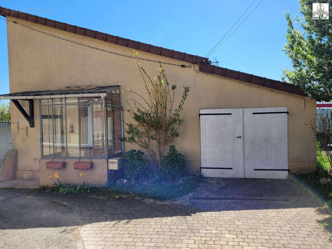 Maison 64 m² à Tournus  - photo 3