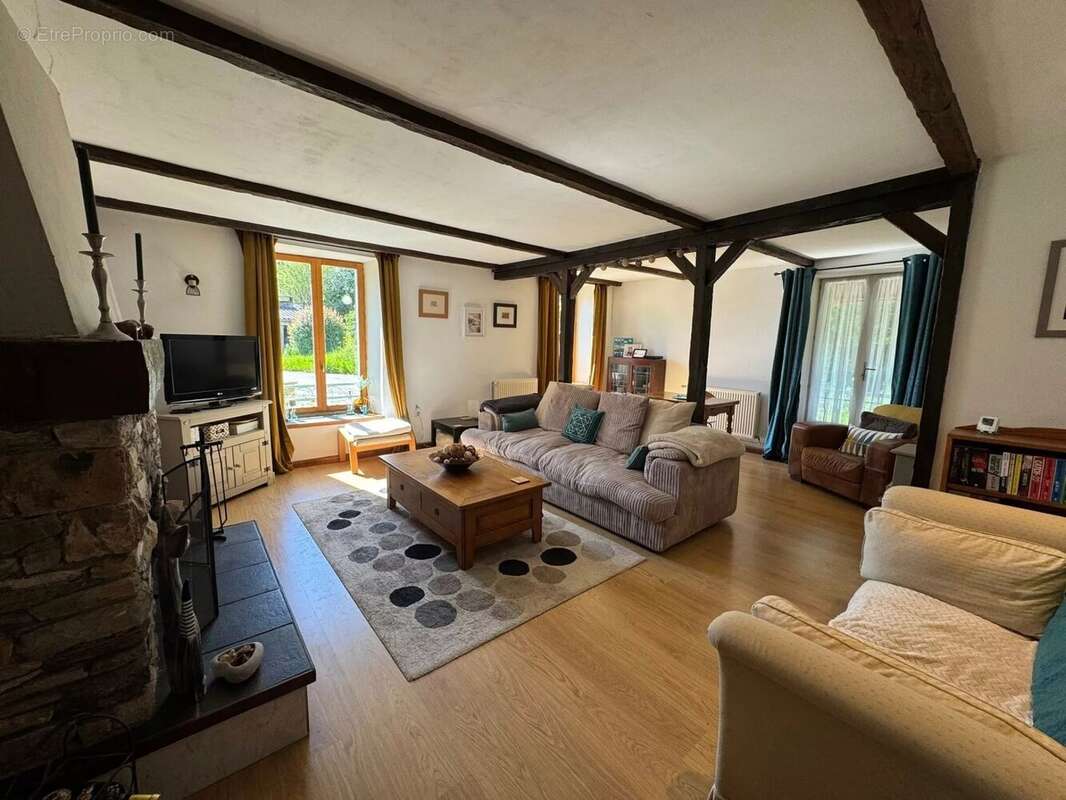 Maison à BUSSIERE-POITEVINE